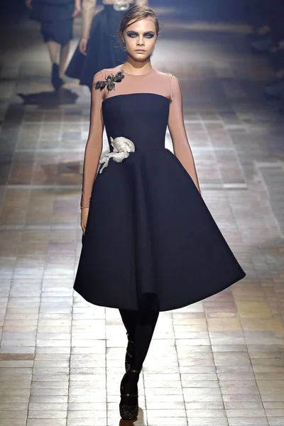 Look 3